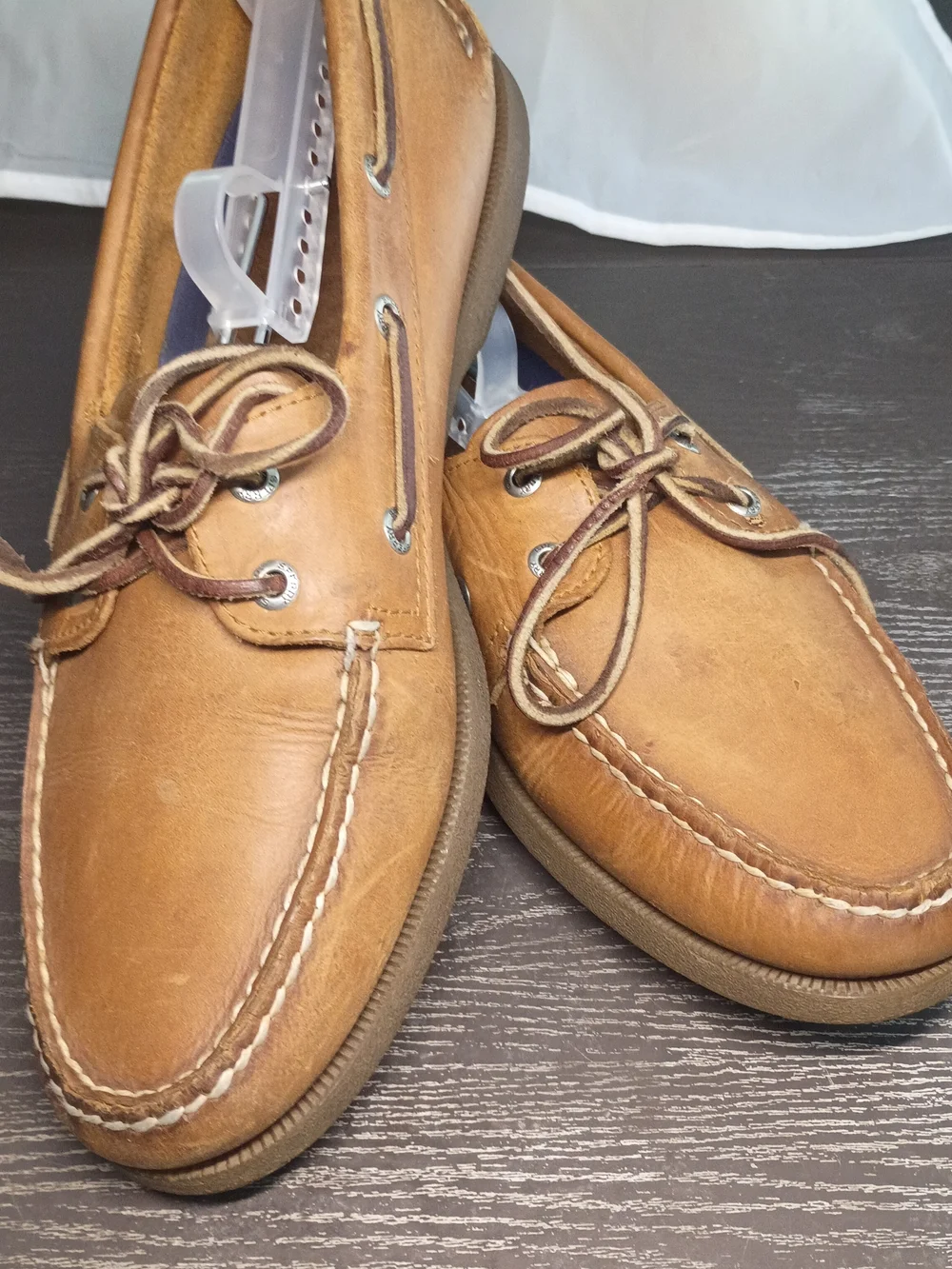 10 WIDE Sperry Men's Cognac Leather Boat Shoes with Laces. Worn A Few Times.